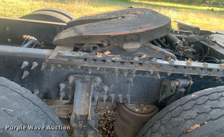 image for item DP8759 2015 Volvo VNL670  semi truck