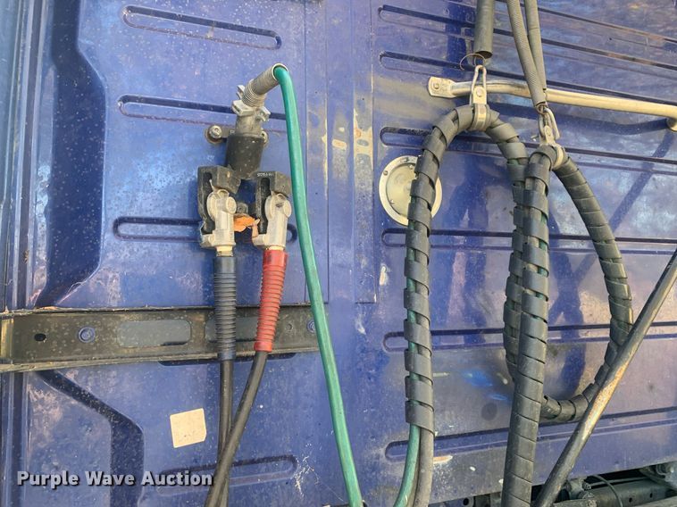 image for item DP8759 2015 Volvo VNL670  semi truck