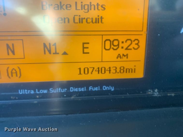 image for item DP8759 2015 Volvo VNL670  semi truck