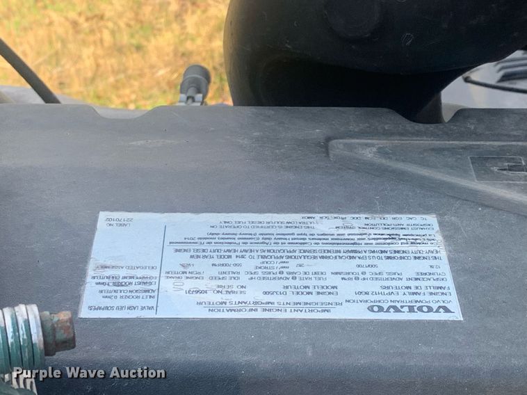 image for item DP8759 2015 Volvo VNL670  semi truck