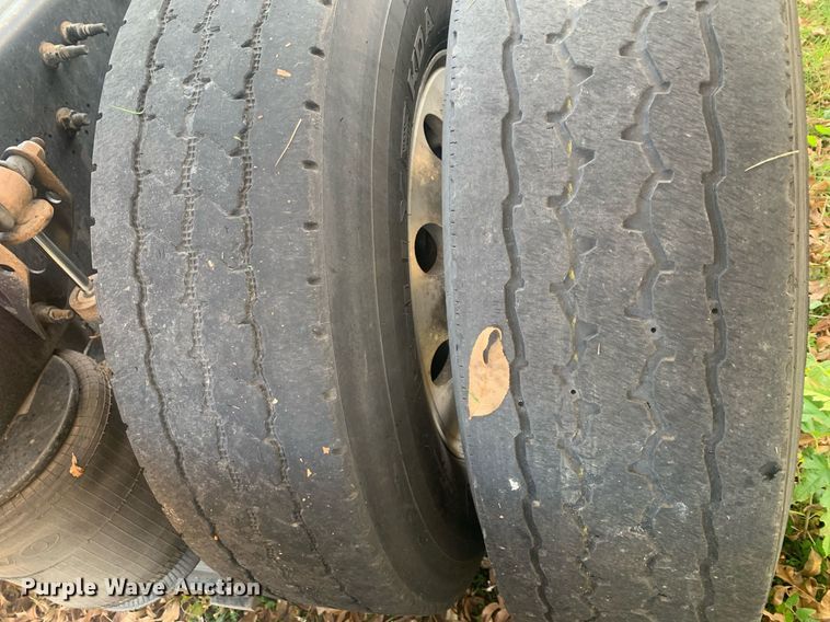 image for item DP8759 2015 Volvo VNL670  semi truck