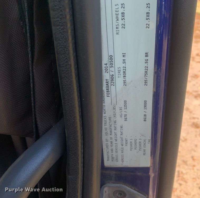 image for item DP8759 2015 Volvo VNL670  semi truck