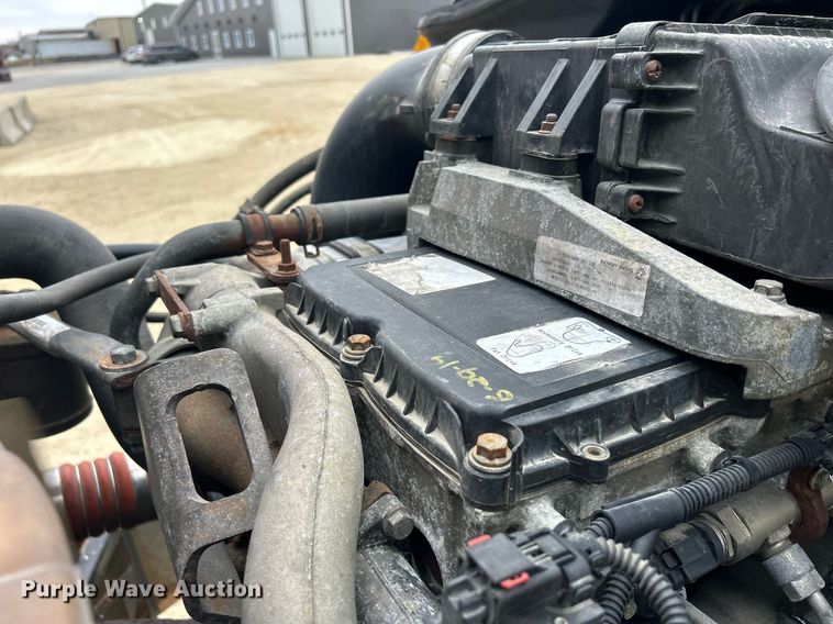 image for item DQ1059 2012 Freightliner Cascadia 125 semi truck