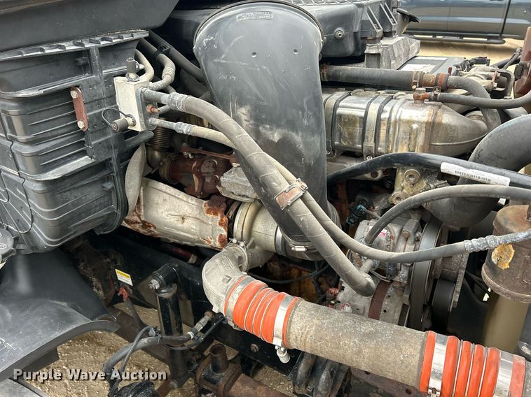 image for item DQ1059 2012 Freightliner Cascadia 125 semi truck