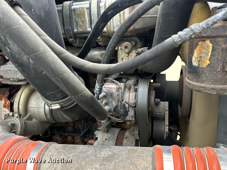 image for item DQ1059 2012 Freightliner Cascadia 125 semi truck