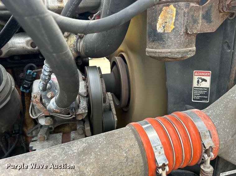 image for item DQ1059 2012 Freightliner Cascadia 125 semi truck