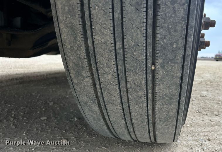 image for item DQ1059 2012 Freightliner Cascadia 125 semi truck