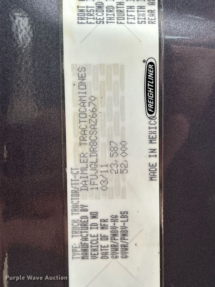 image for item DQ1059 2012 Freightliner Cascadia 125 semi truck