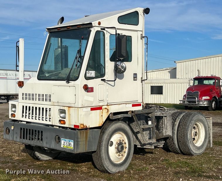 image for item DQ1061 2000 Ottawa YT30  yard truck