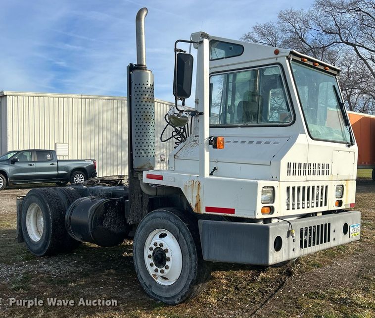 image for item DQ1061 2000 Ottawa YT30  yard truck