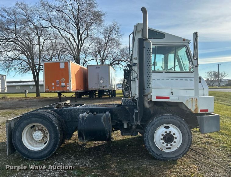 image for item DQ1061 2000 Ottawa YT30  yard truck