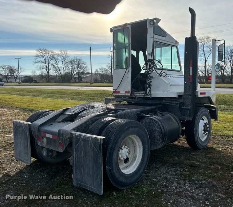 image for item DQ1061 2000 Ottawa YT30  yard truck