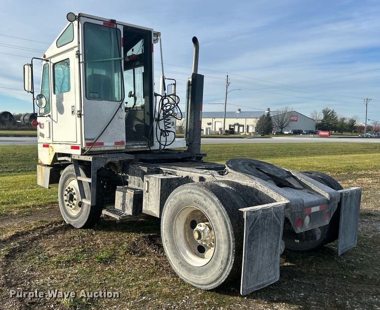 image for item DQ1061 2000 Ottawa YT30  yard truck