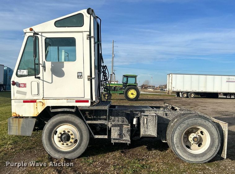 image for item DQ1061 2000 Ottawa YT30  yard truck