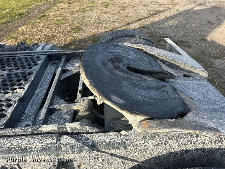 image for item DQ1061 2000 Ottawa YT30  yard truck