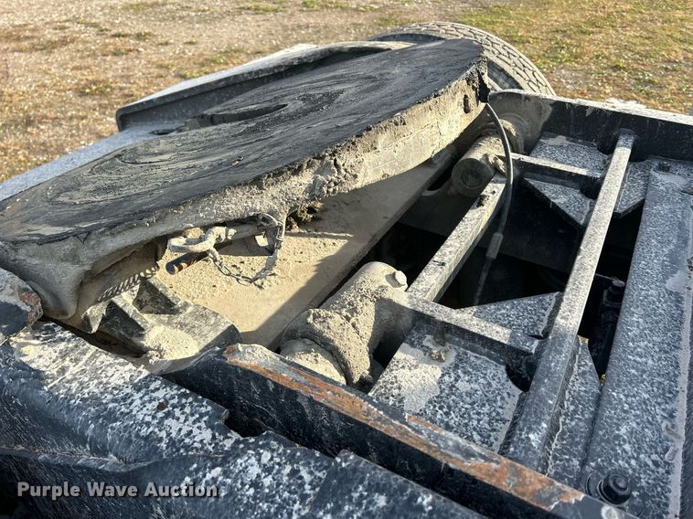 image for item DQ1061 2000 Ottawa YT30  yard truck