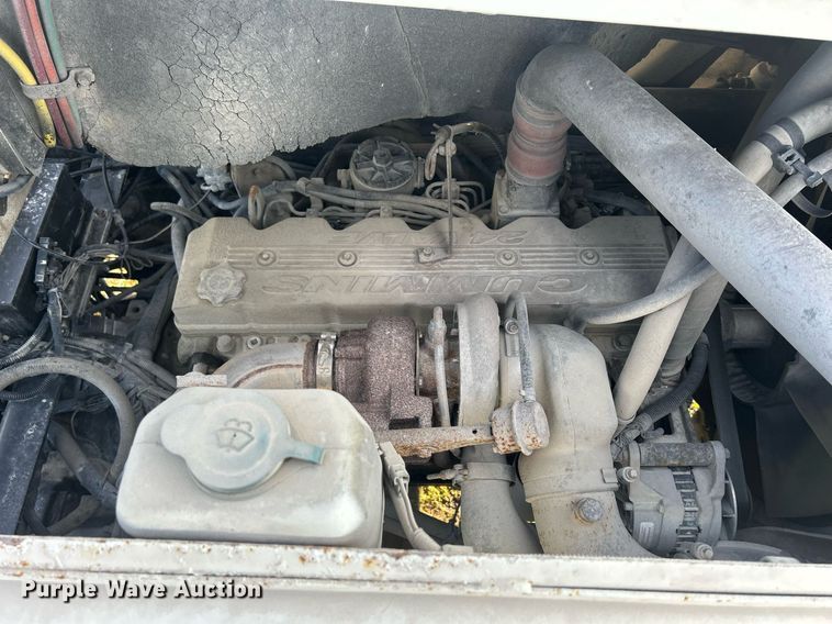 image for item DQ1061 2000 Ottawa YT30  yard truck