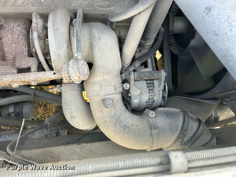 image for item DQ1061 2000 Ottawa YT30  yard truck