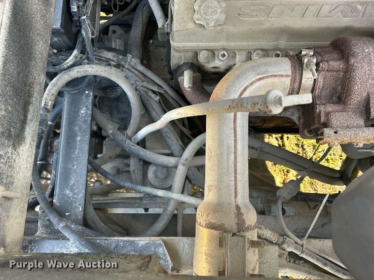 image for item DQ1061 2000 Ottawa YT30  yard truck