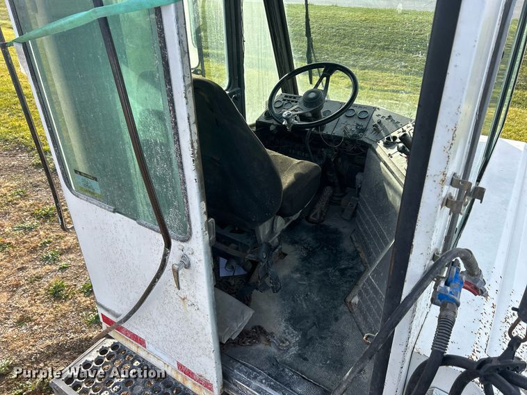 image for item DQ1061 2000 Ottawa YT30  yard truck