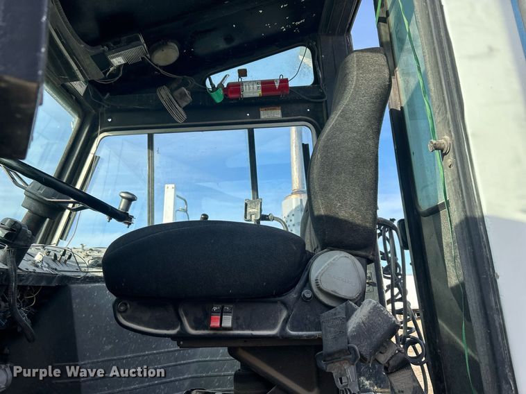 image for item DQ1061 2000 Ottawa YT30  yard truck