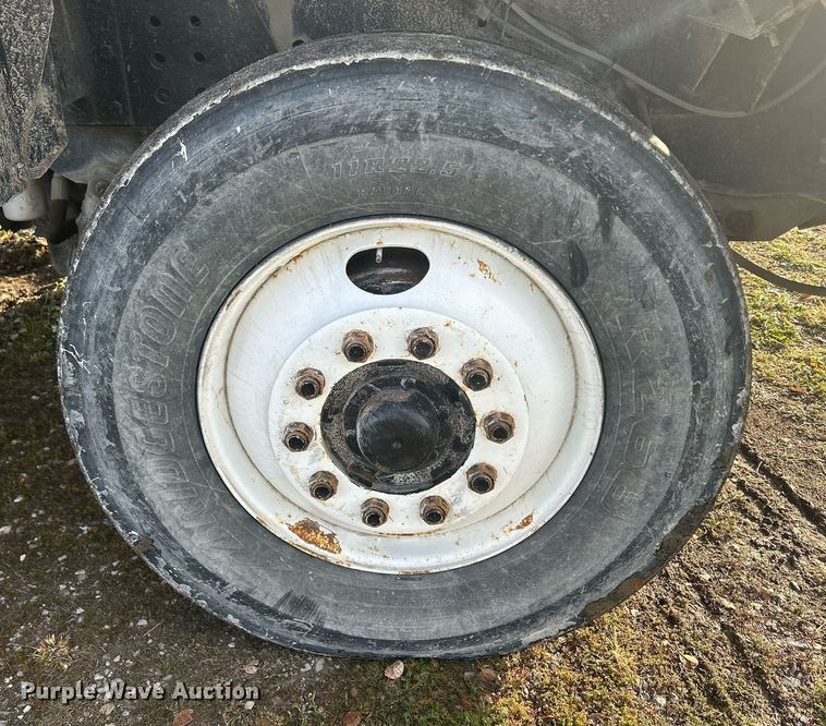 image for item DQ1061 2000 Ottawa YT30  yard truck