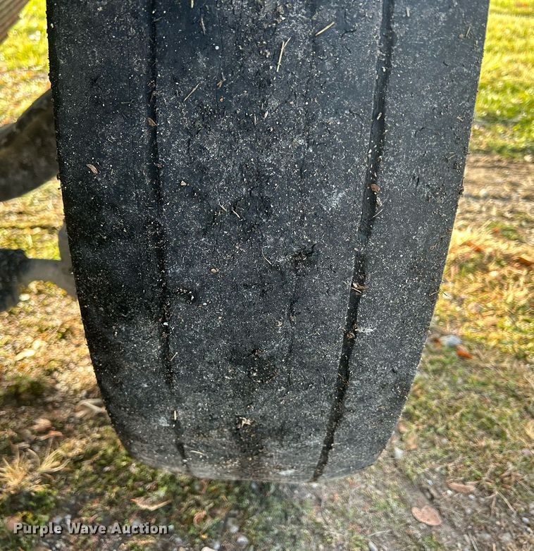 image for item DQ1061 2000 Ottawa YT30  yard truck