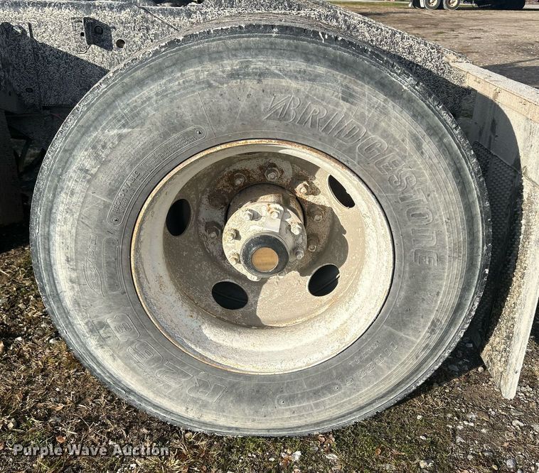 image for item DQ1061 2000 Ottawa YT30  yard truck