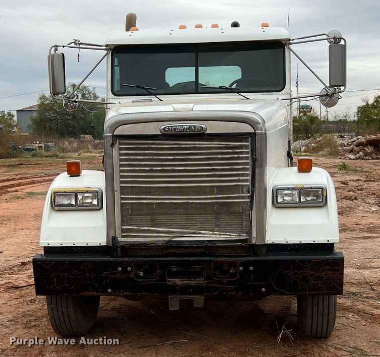 image for item DQ2301 2008 Freightliner FLD  semi truck