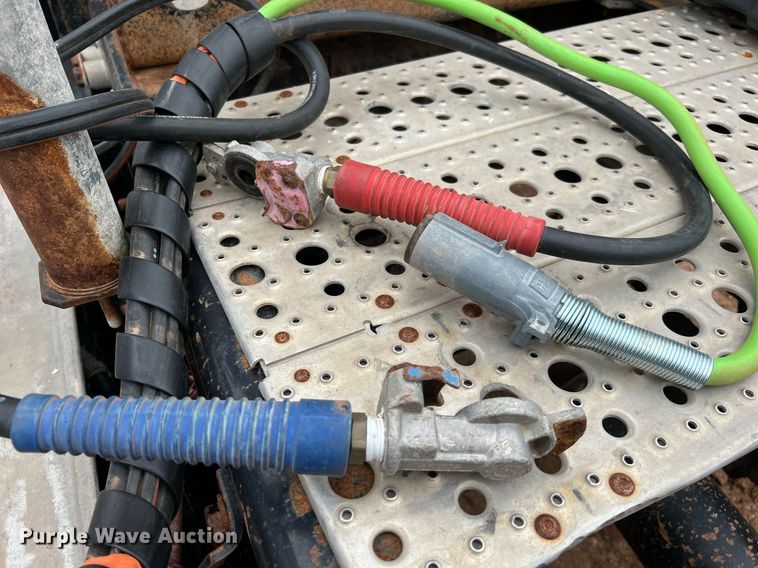 image for item DQ2301 2008 Freightliner FLD  semi truck