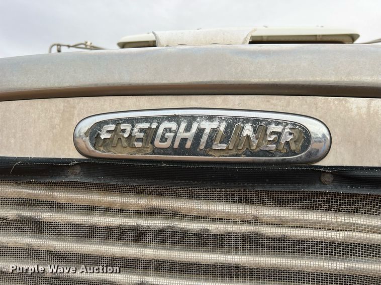 image for item DQ2301 2008 Freightliner FLD  semi truck