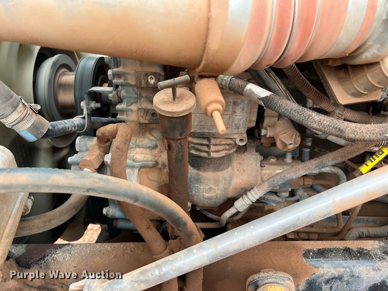 image for item DQ2301 2008 Freightliner FLD  semi truck