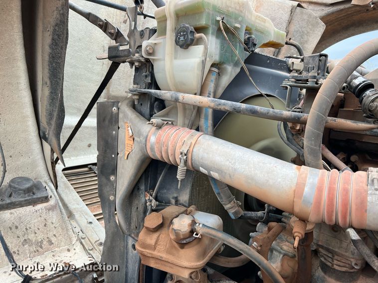 image for item DQ2301 2008 Freightliner FLD  semi truck