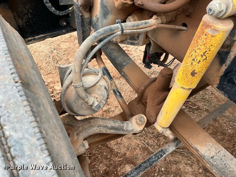 image for item DQ2301 2008 Freightliner FLD  semi truck