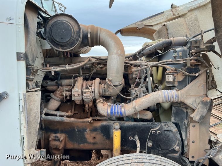 image for item DQ2301 2008 Freightliner FLD  semi truck