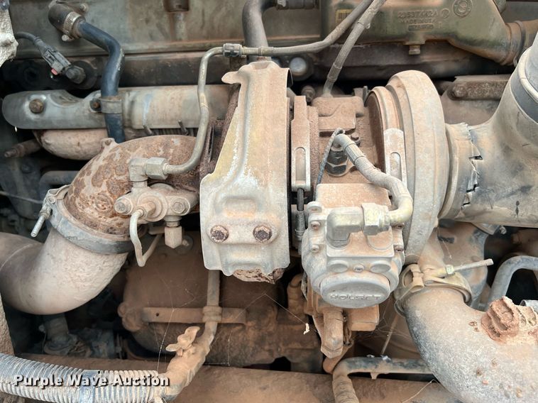 image for item DQ2301 2008 Freightliner FLD  semi truck