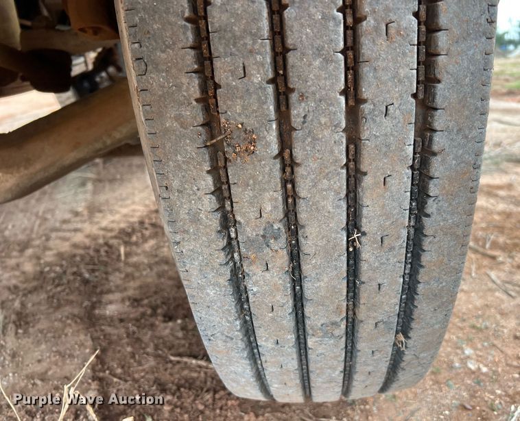 image for item DQ2301 2008 Freightliner FLD  semi truck