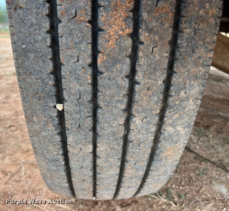 image for item DQ2301 2008 Freightliner FLD  semi truck