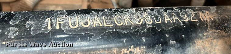 image for item DQ2301 2008 Freightliner FLD  semi truck