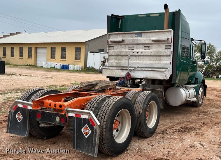 image for item DQ2302 2012 International ProStar 122  semi truck
