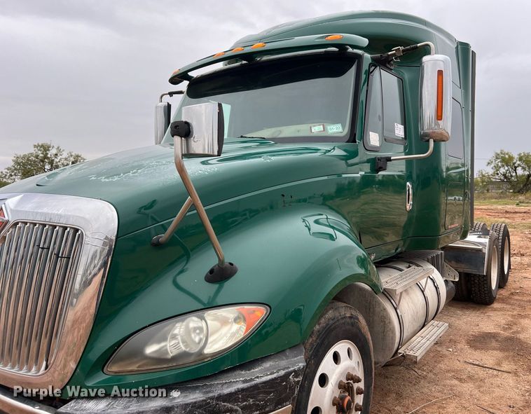 image for item DQ2302 2012 International ProStar 122  semi truck