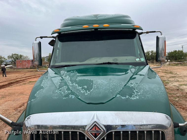 image for item DQ2302 2012 International ProStar 122  semi truck