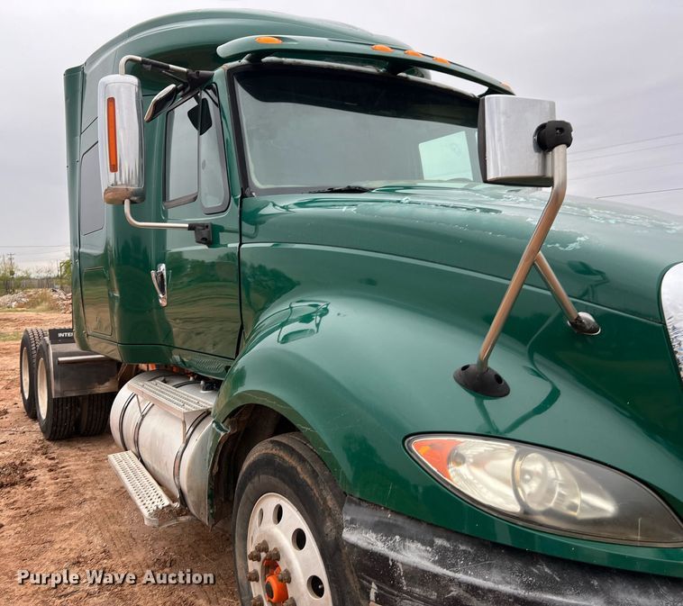 image for item DQ2302 2012 International ProStar 122  semi truck