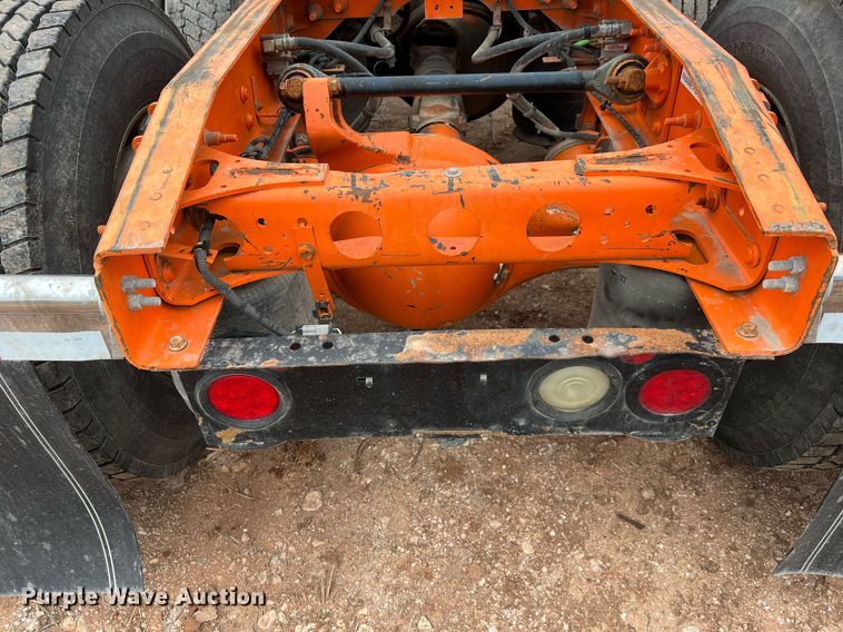 image for item DQ2302 2012 International ProStar 122  semi truck