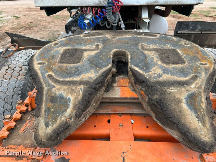 image for item DQ2302 2012 International ProStar 122  semi truck