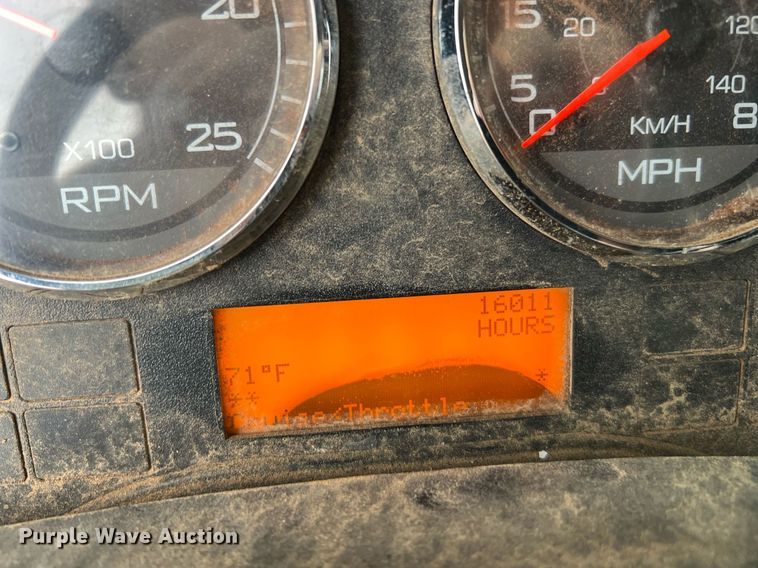 image for item DQ2302 2012 International ProStar 122  semi truck