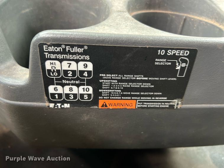 image for item DQ2302 2012 International ProStar 122  semi truck