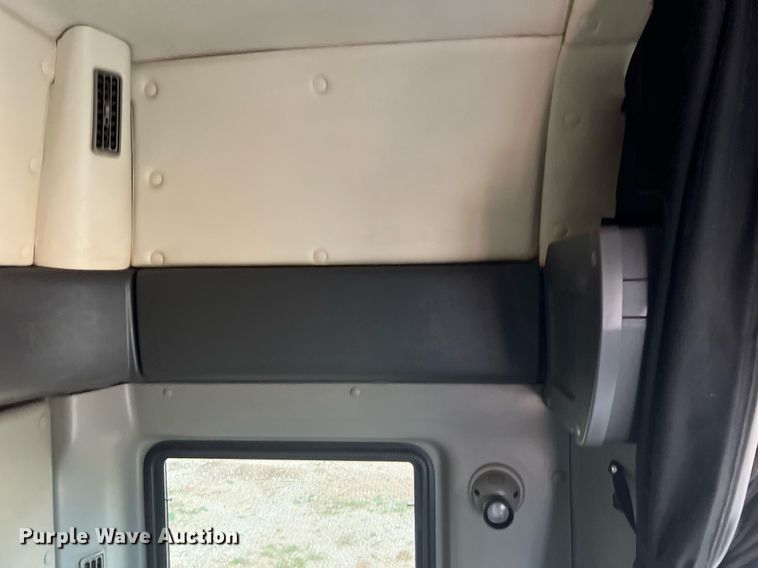 image for item DQ2302 2012 International ProStar 122  semi truck