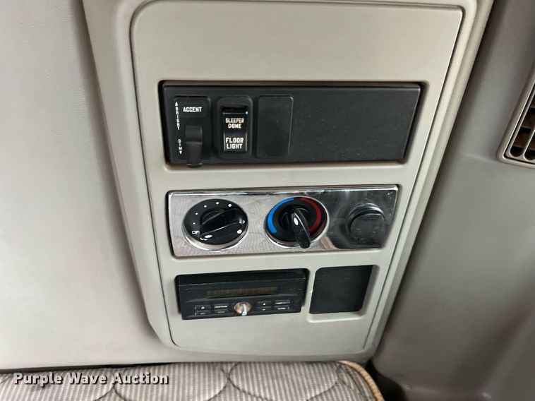 image for item DQ2302 2012 International ProStar 122  semi truck