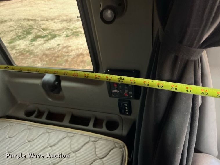 image for item DQ2302 2012 International ProStar 122  semi truck